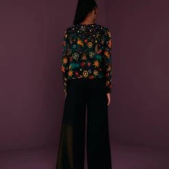 Farm Rio women Cerrado Sky Embroidered Blouse in Black -Farm Rio Sales 1091e3234e194b599ac17e53c725a915 75eaf2ce 4662 41e6 a832 dd20f9843449 1080x