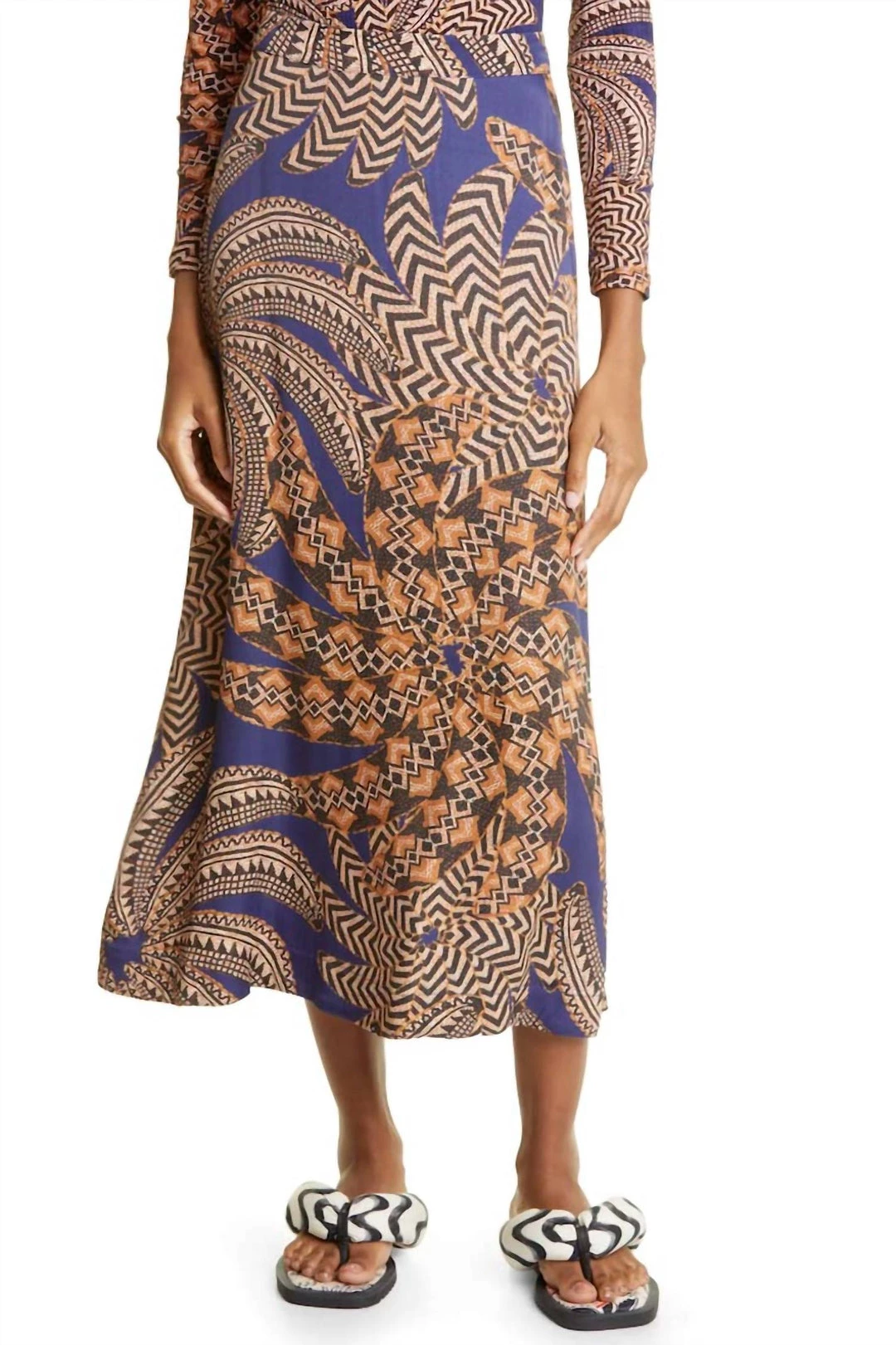 Farm Rio women Yawanawa Vanahu Navy Midi Skirt in Multi 5 Farm Rio women Yawanawa Vanahu Navy Midi Skirt in Multi - Image 3