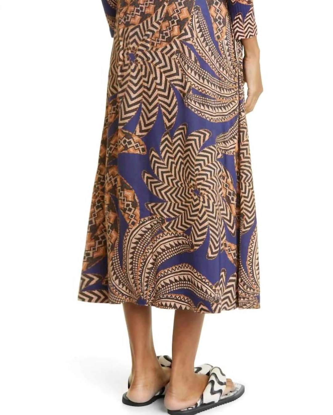 Farm Rio women Yawanawa Vanahu Navy Midi Skirt in Multi 4 Farm Rio women Yawanawa Vanahu Navy Midi Skirt in Multi - Image 2